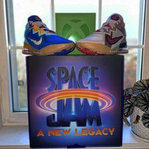 Nike Lebron 18 Low Wile E. vs Roadrunner (DS)